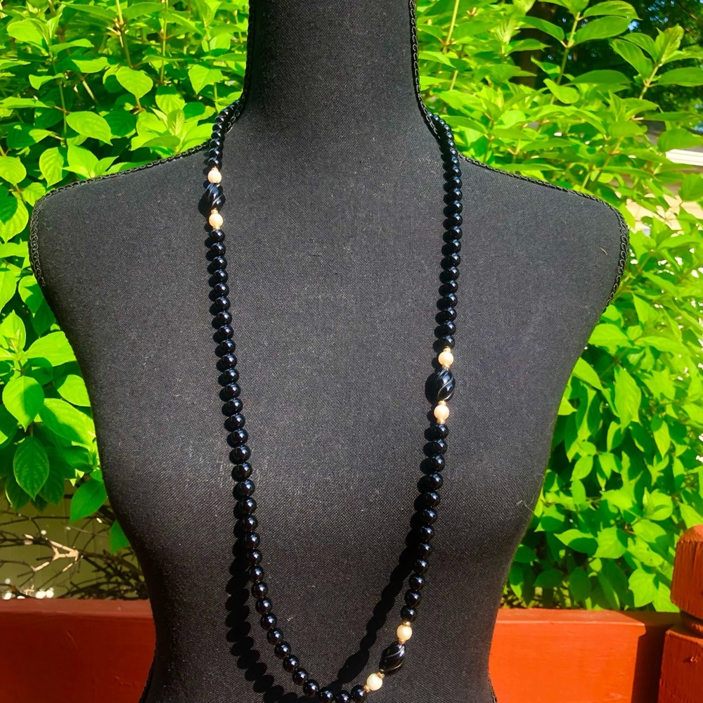 Elegant Black and Gold Beaded Necklace